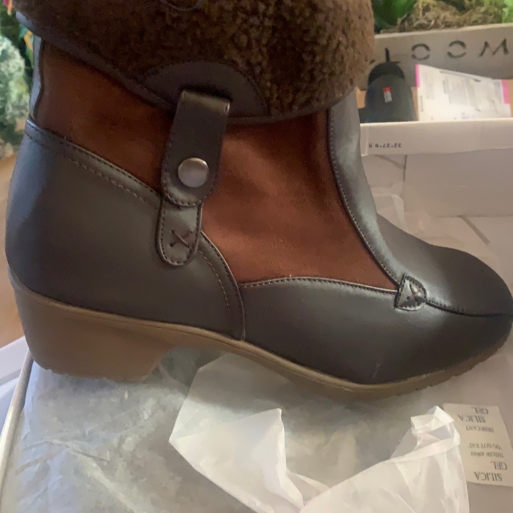 Beacon boots 10